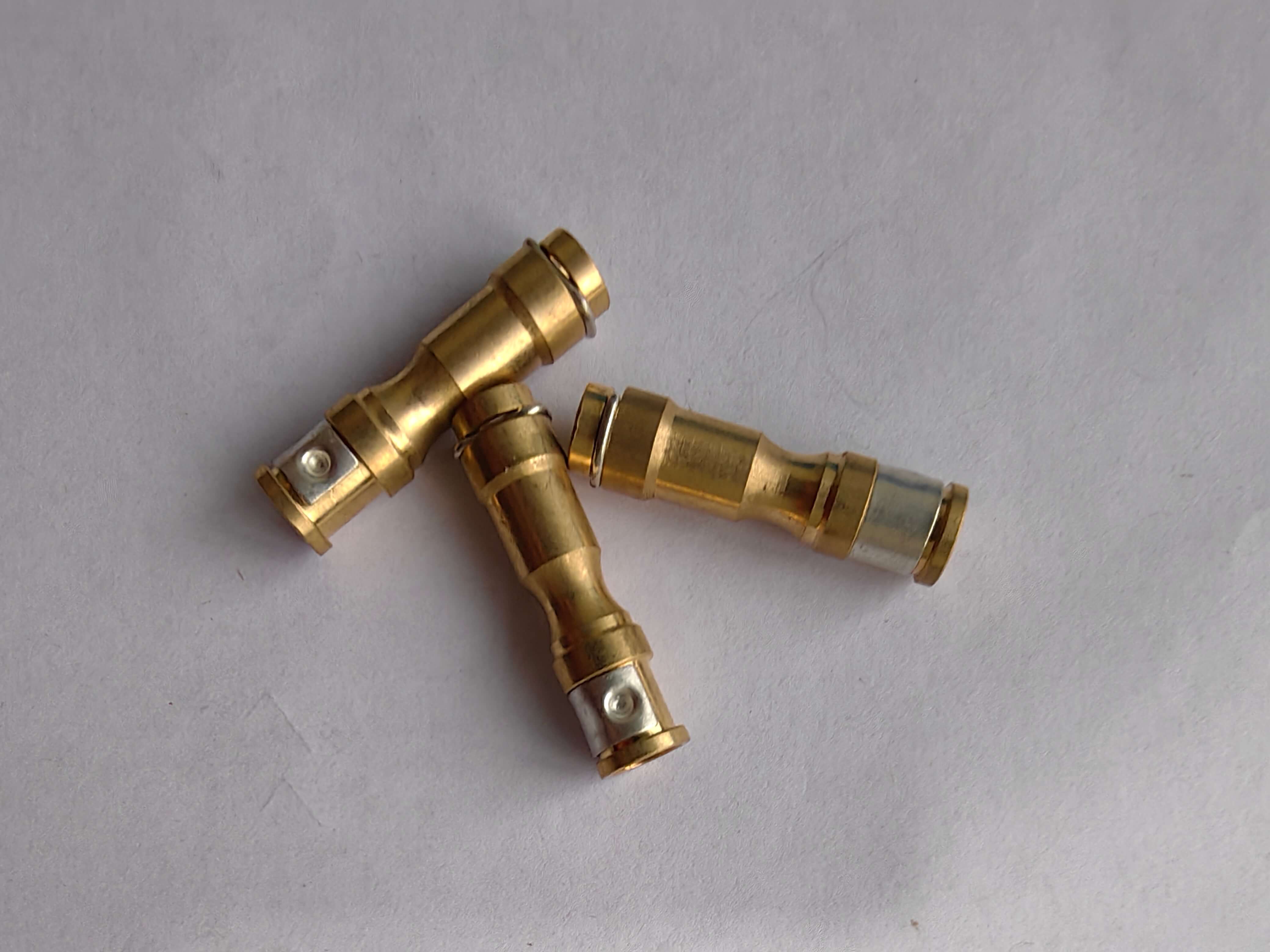 Electrode connector assembly